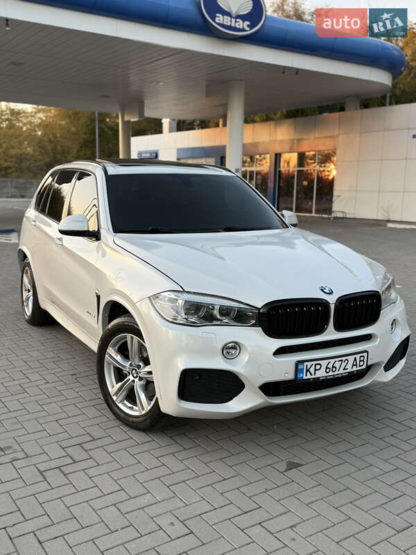 Внедорожник / Кроссовер BMW X5 2016 в Запорожье