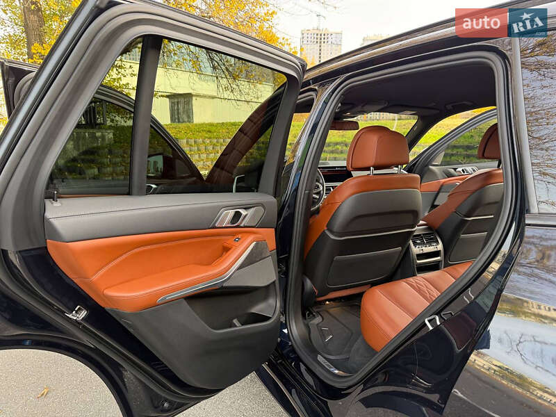 Внедорожник / Кроссовер BMW X5 2022 в Киеве