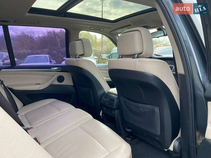 Позашляховик / Кросовер BMW X5 2012 в Львові