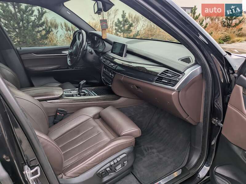 Позашляховик / Кросовер BMW X5 2016 в Луцьку