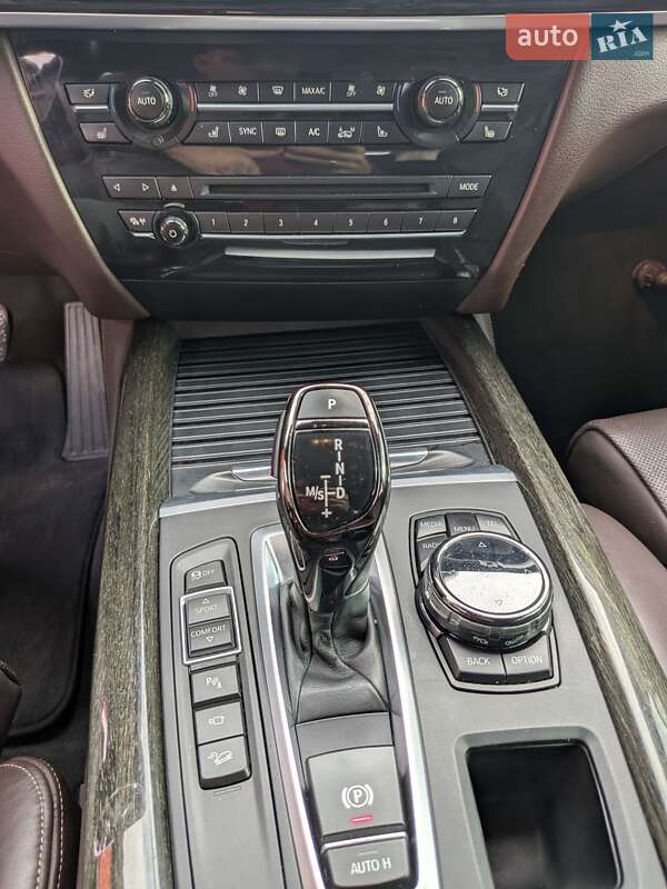 Позашляховик / Кросовер BMW X5 2016 в Луцьку