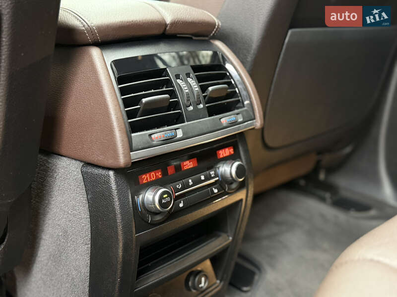 Внедорожник / Кроссовер BMW X5 2015 в Дрогобыче