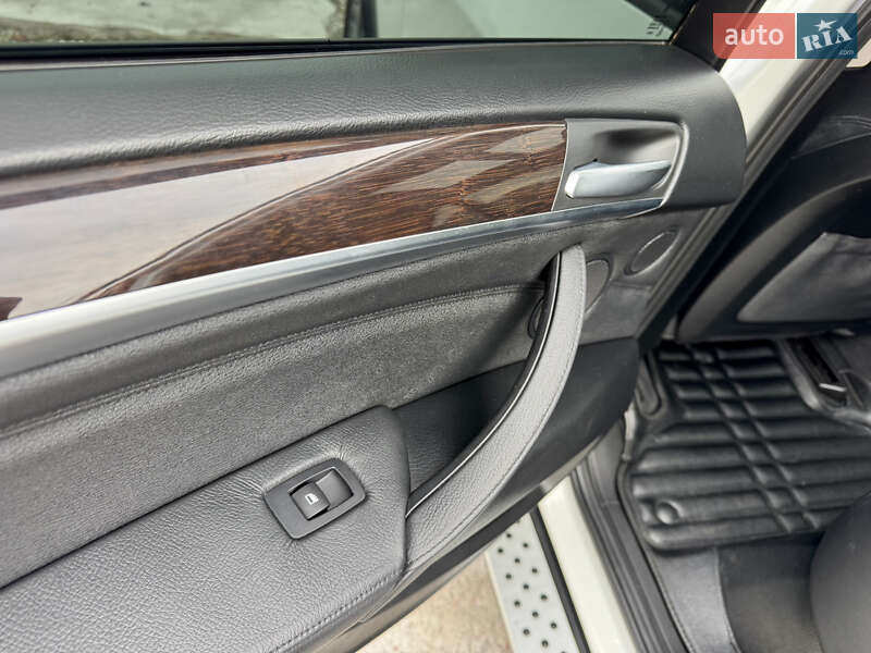Внедорожник / Кроссовер BMW X5 2013 в Киеве