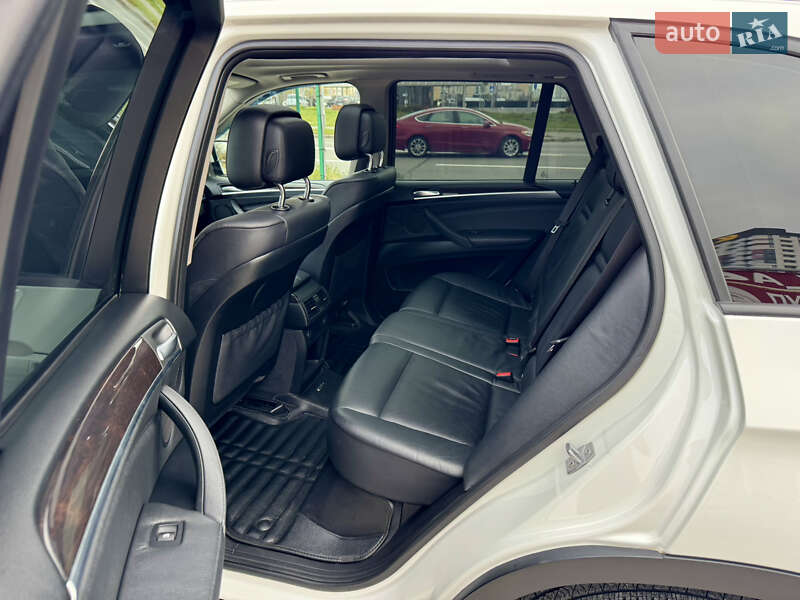 Внедорожник / Кроссовер BMW X5 2013 в Киеве