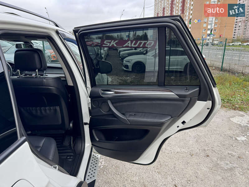 Внедорожник / Кроссовер BMW X5 2013 в Киеве