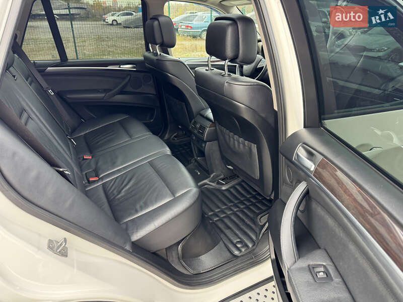 Внедорожник / Кроссовер BMW X5 2013 в Киеве