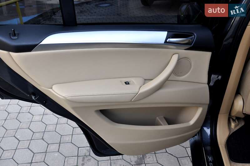 Внедорожник / Кроссовер BMW X5 2013 в Львове