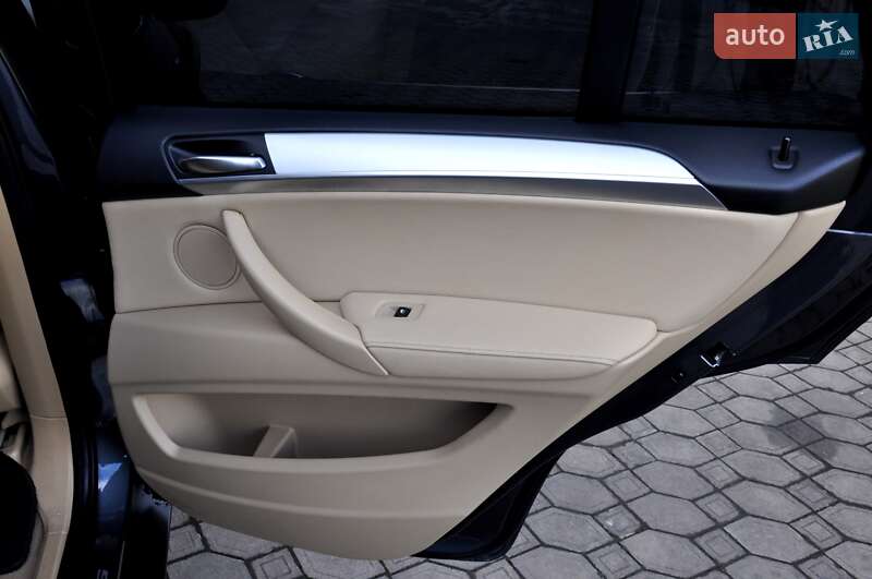 Внедорожник / Кроссовер BMW X5 2013 в Львове