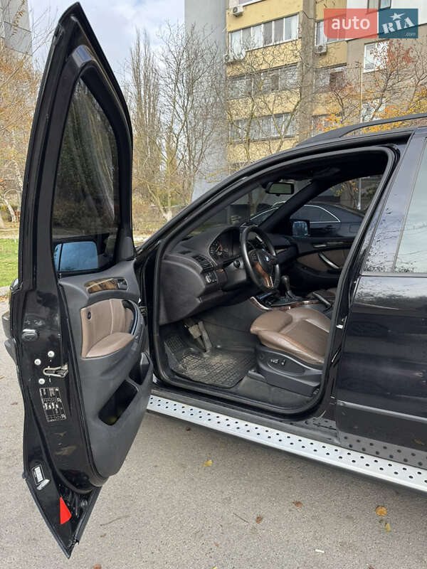 Внедорожник / Кроссовер BMW X5 2001 в Николаеве