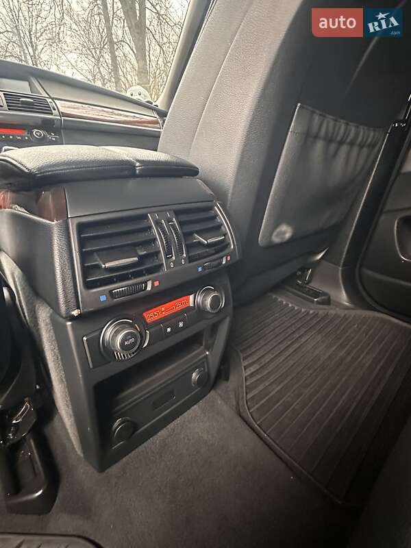 Внедорожник / Кроссовер BMW X5 2011 в Подольске