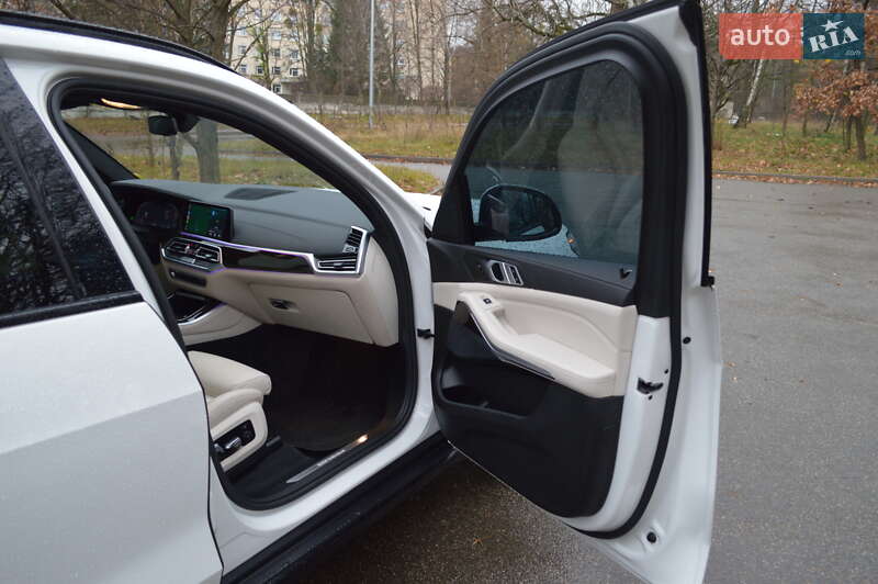 Внедорожник / Кроссовер BMW X5 2020 в Киеве