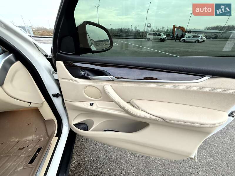 Внедорожник / Кроссовер BMW X5 2014 в Киеве