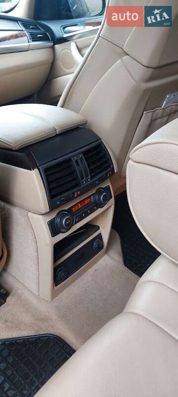 Внедорожник / Кроссовер BMW X5 2012 в Снятине