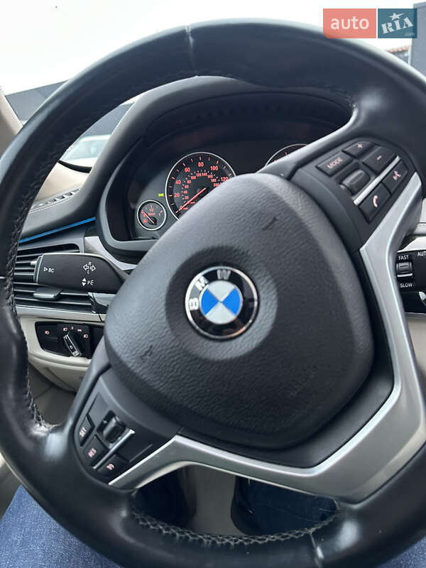 Внедорожник / Кроссовер BMW X5 2016 в Ужгороде
