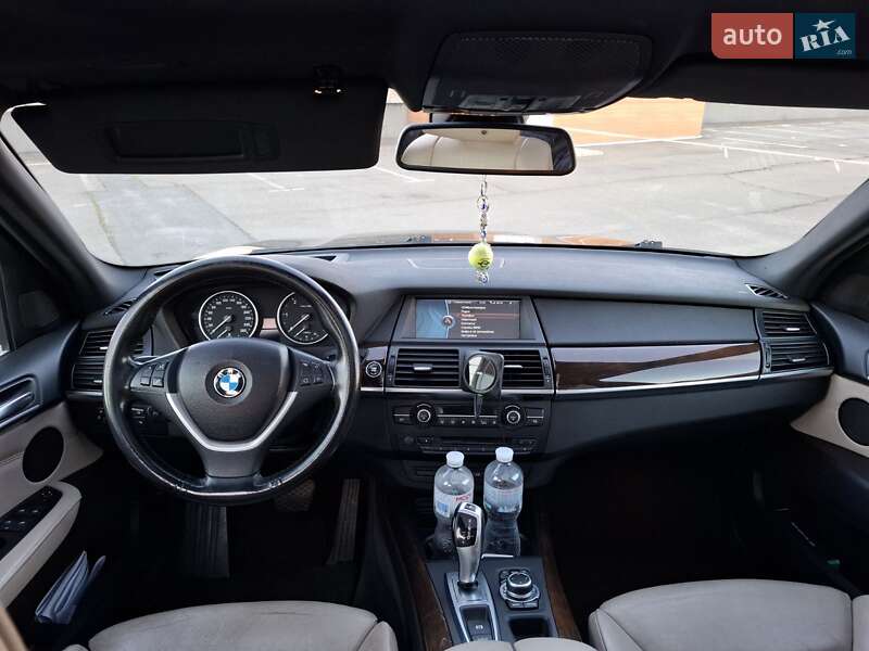 Внедорожник / Кроссовер BMW X5 2010 в Киеве