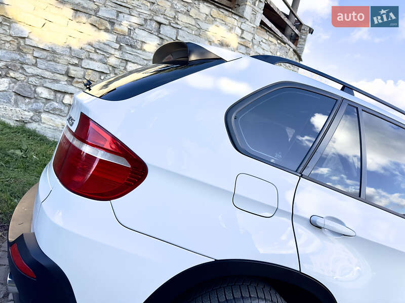 Внедорожник / Кроссовер BMW X5 2010 в Каменец-Подольском