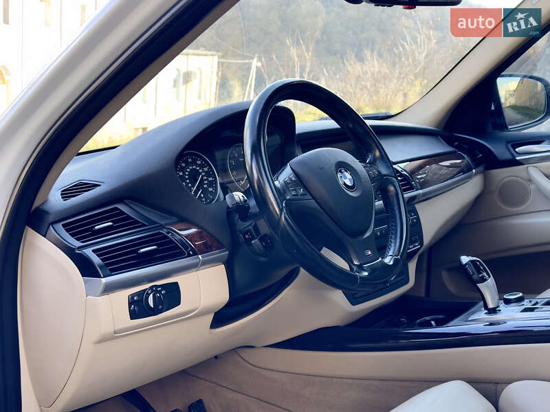 Внедорожник / Кроссовер BMW X5 2010 в Каменец-Подольском