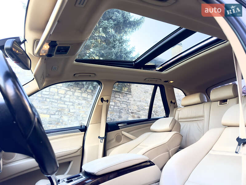 Внедорожник / Кроссовер BMW X5 2010 в Каменец-Подольском