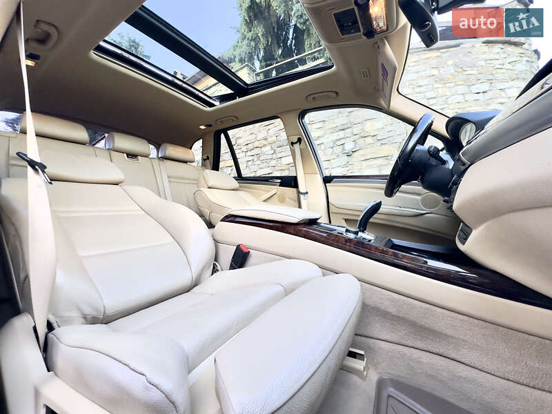 Внедорожник / Кроссовер BMW X5 2010 в Каменец-Подольском