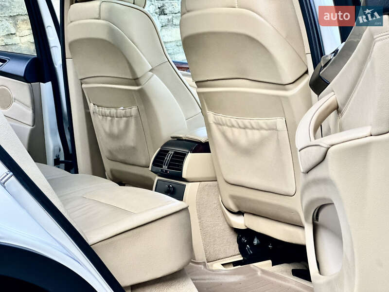 Внедорожник / Кроссовер BMW X5 2010 в Каменец-Подольском