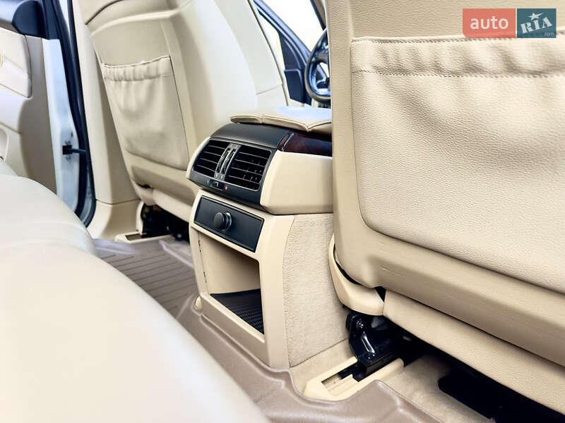 Внедорожник / Кроссовер BMW X5 2010 в Каменец-Подольском