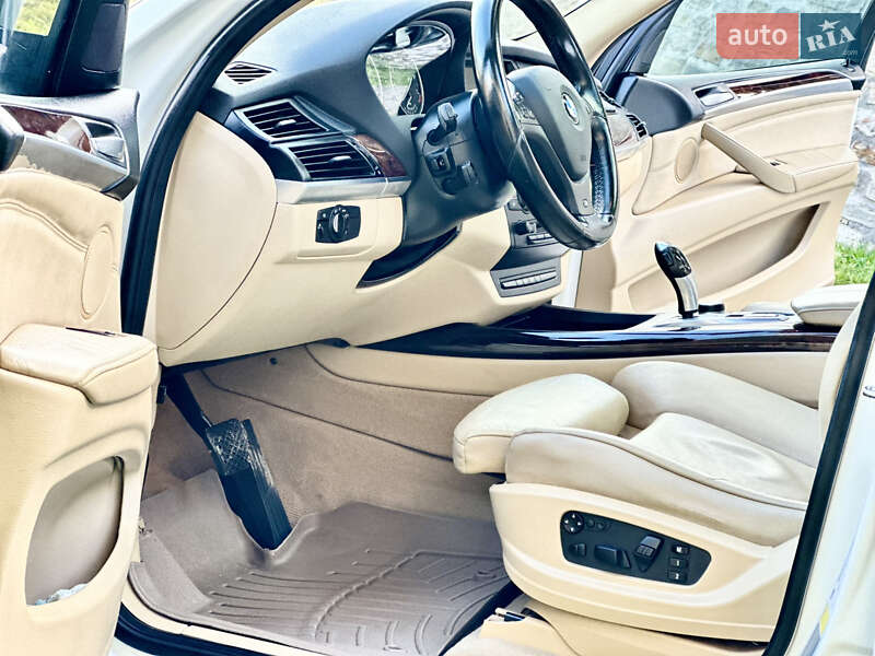 Внедорожник / Кроссовер BMW X5 2010 в Каменец-Подольском