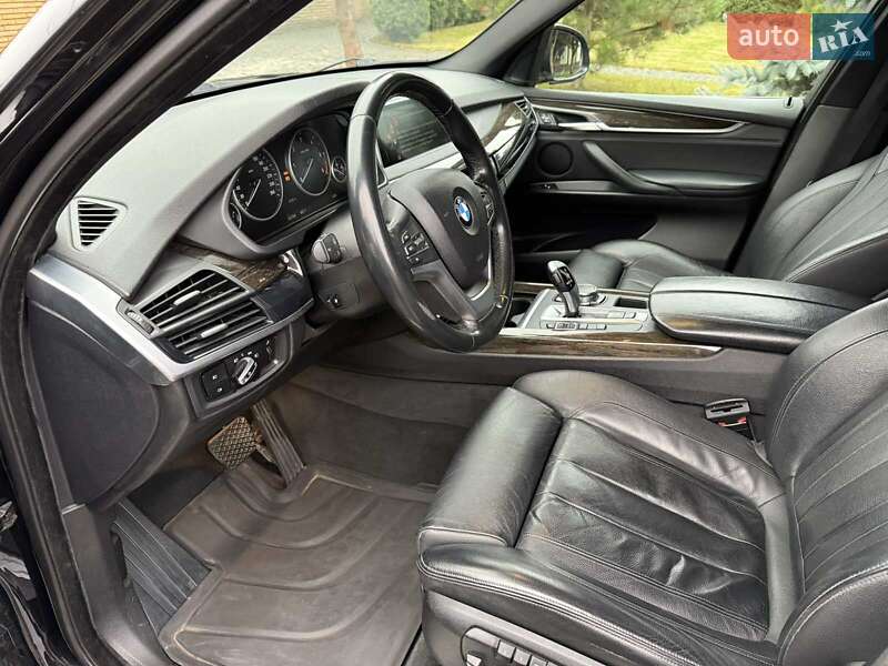 Внедорожник / Кроссовер BMW X5 2016 в Ровно