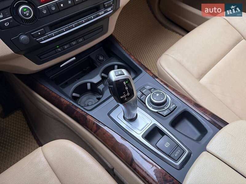 Внедорожник / Кроссовер BMW X5 2011 в Киеве