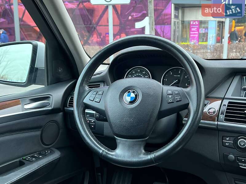 Внедорожник / Кроссовер BMW X5 2013 в Киеве