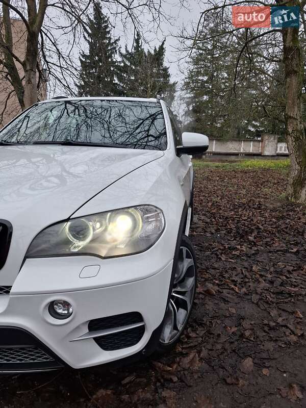 Внедорожник / Кроссовер BMW X5 2010 в Виноградове