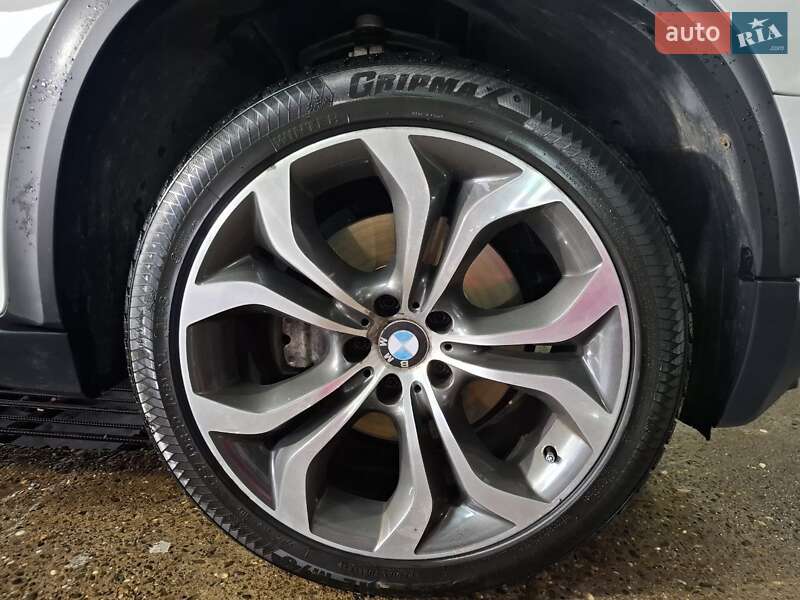 Внедорожник / Кроссовер BMW X5 2010 в Виноградове