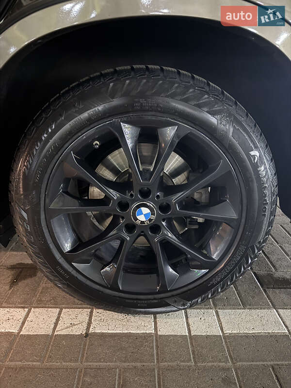 Позашляховик / Кросовер BMW X5 2016 в Гатне