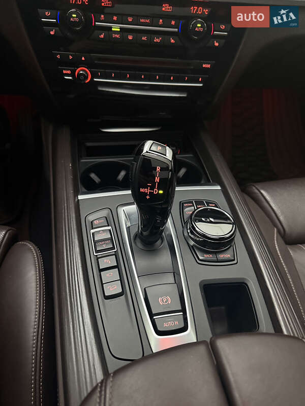 Позашляховик / Кросовер BMW X5 2016 в Гатне