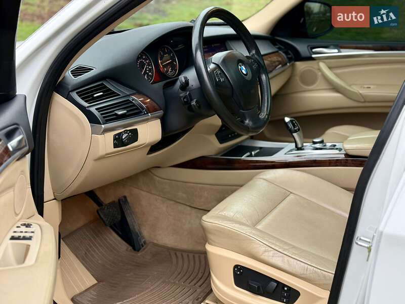 Внедорожник / Кроссовер BMW X5 2009 в Николаеве