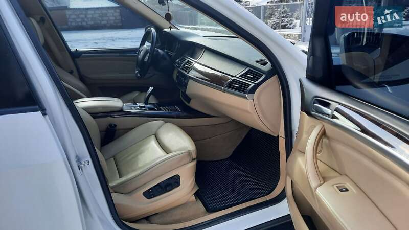 Внедорожник / Кроссовер BMW X5 2009 в Глухове