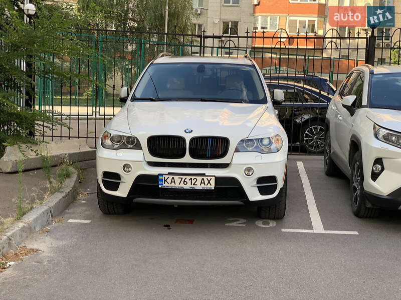 Внедорожник / Кроссовер BMW X5 2013 в Киеве