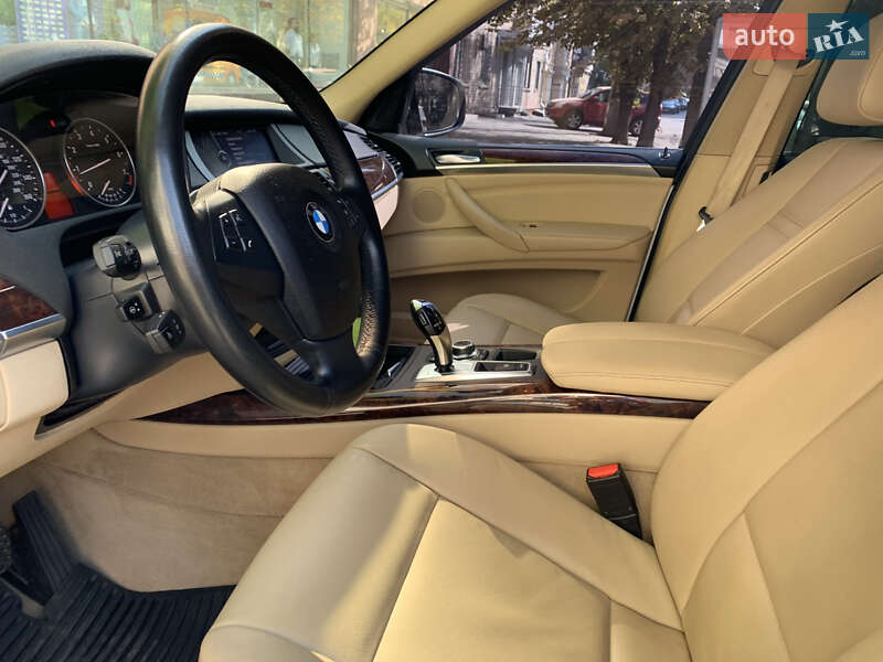 Внедорожник / Кроссовер BMW X5 2013 в Киеве