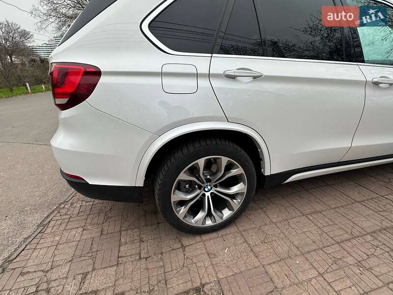 Внедорожник / Кроссовер BMW X5 2015 в Одессе
