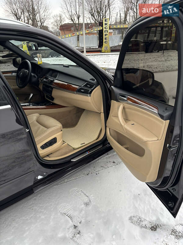 Внедорожник / Кроссовер BMW X5 2011 в Киеве