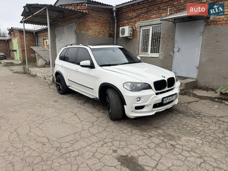 Внедорожник / Кроссовер BMW X5 2010 в Запорожье