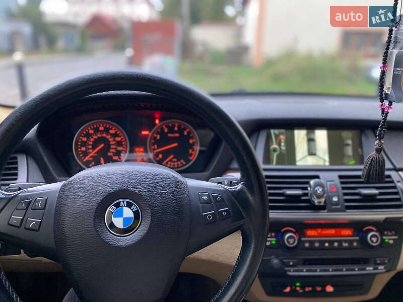 Внедорожник / Кроссовер BMW X5 2011 в Черновцах