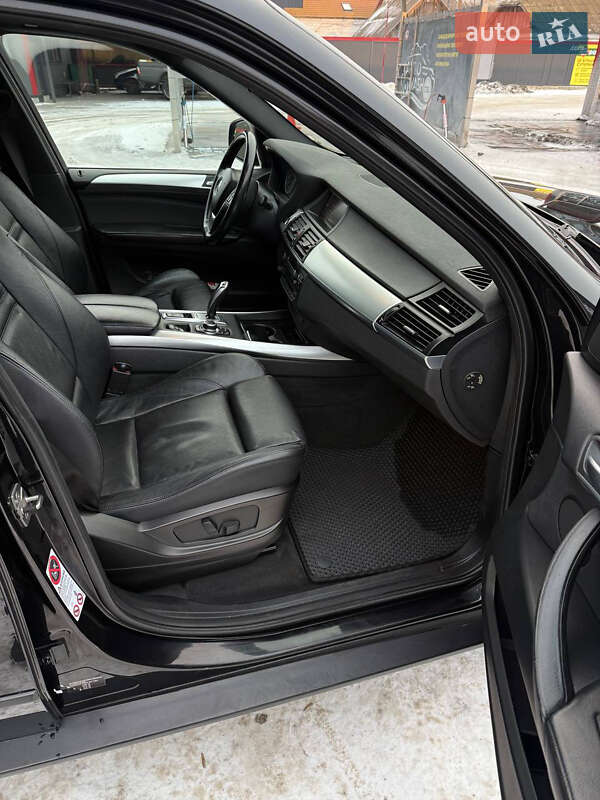 Внедорожник / Кроссовер BMW X5 2011 в Полонном