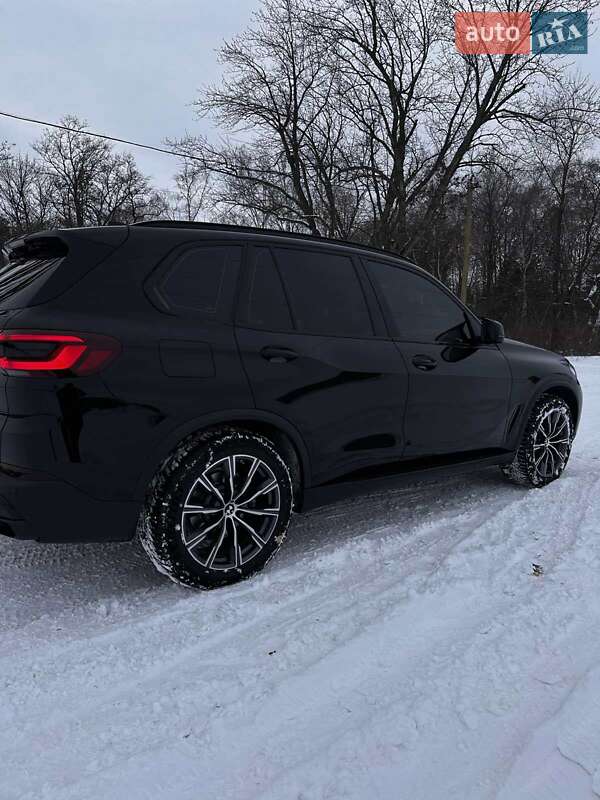 Внедорожник / Кроссовер BMW X5 2021 в Синельниково