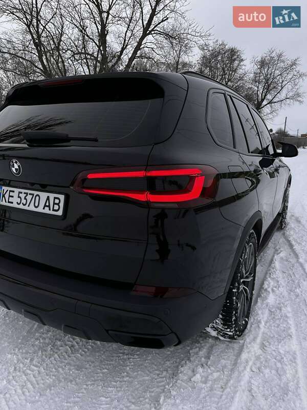 Внедорожник / Кроссовер BMW X5 2021 в Синельниково