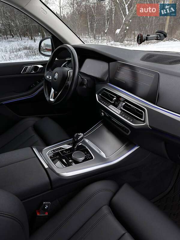 Внедорожник / Кроссовер BMW X5 2021 в Синельниково