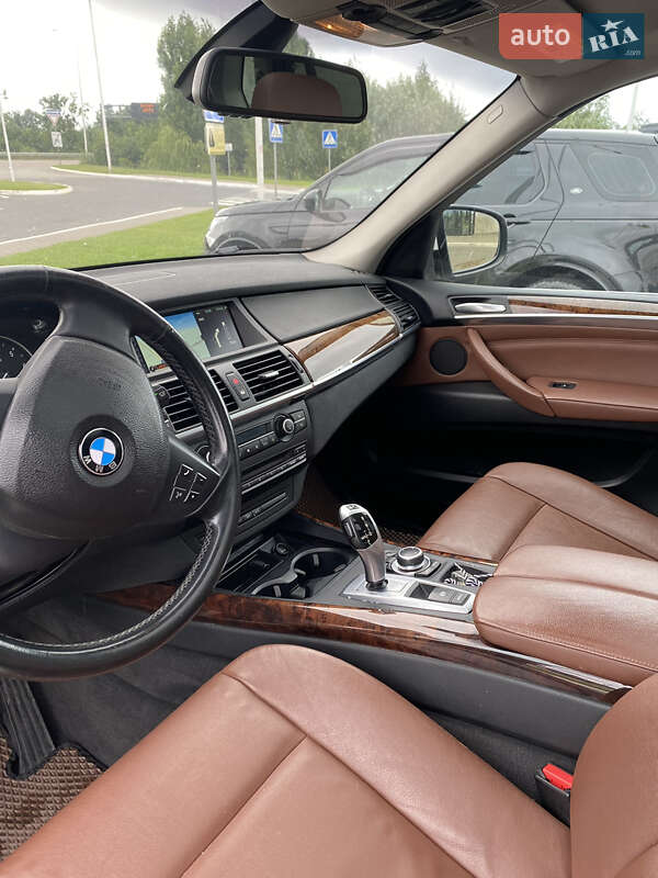 Внедорожник / Кроссовер BMW X5 2012 в Ровно