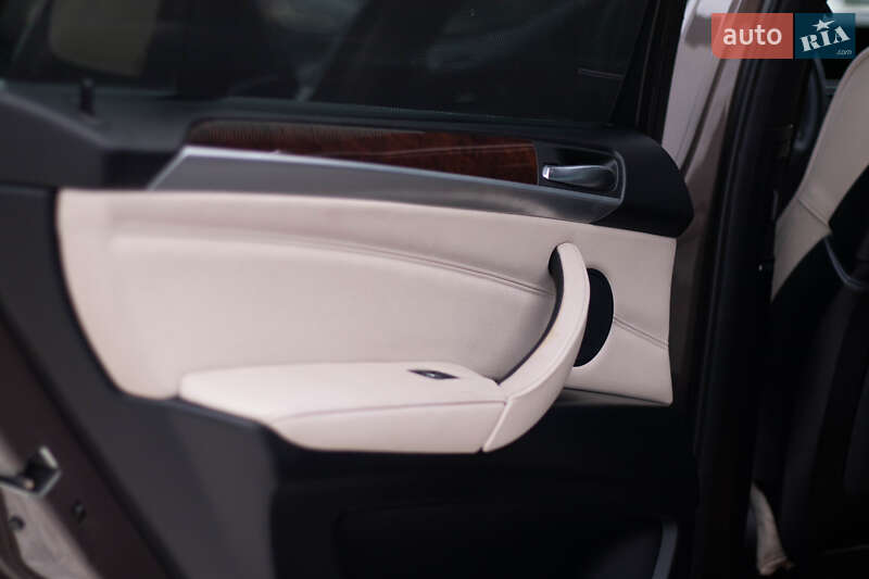 Позашляховик / Кросовер BMW X5 2012 в Києві фото 18 Позашляховик / Кросовер BMW X5 2012 в Києві
