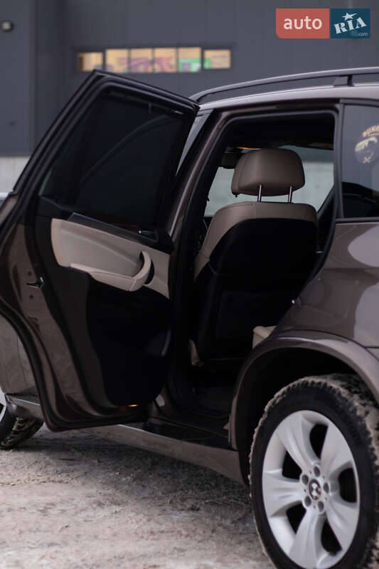 Позашляховик / Кросовер BMW X5 2012 в Києві фото 19 Позашляховик / Кросовер BMW X5 2012 в Києві