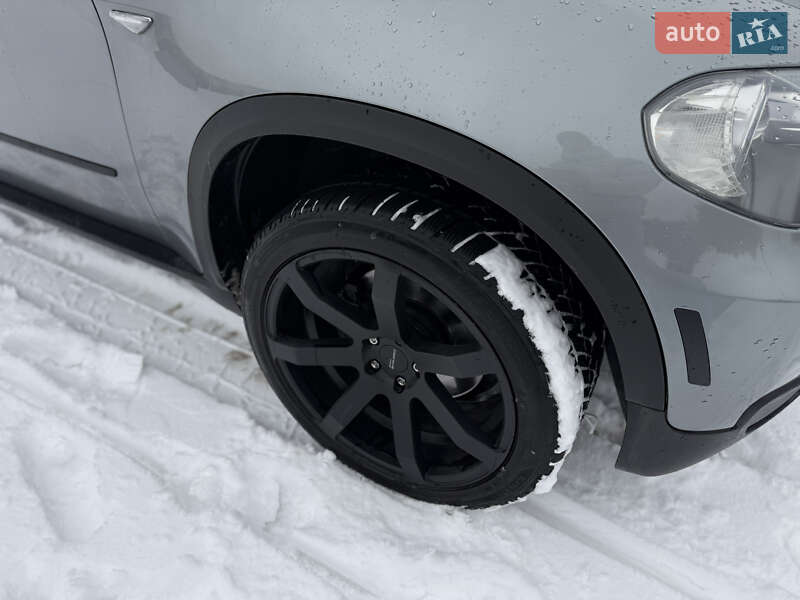 Позашляховик / Кросовер BMW X5 2010 в Рівному