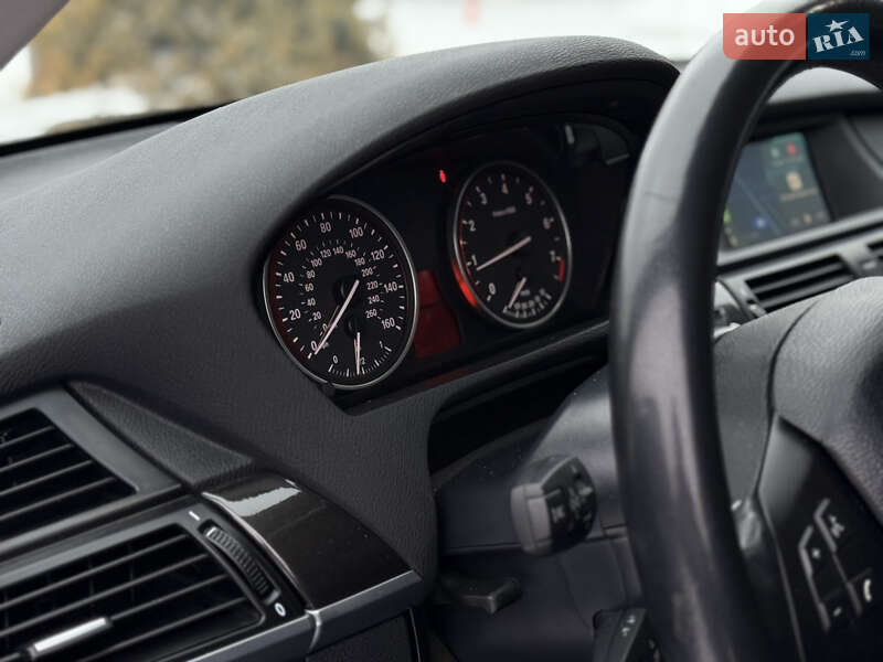 Позашляховик / Кросовер BMW X5 2010 в Рівному